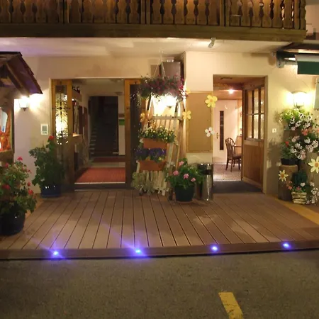 Hotel Mira