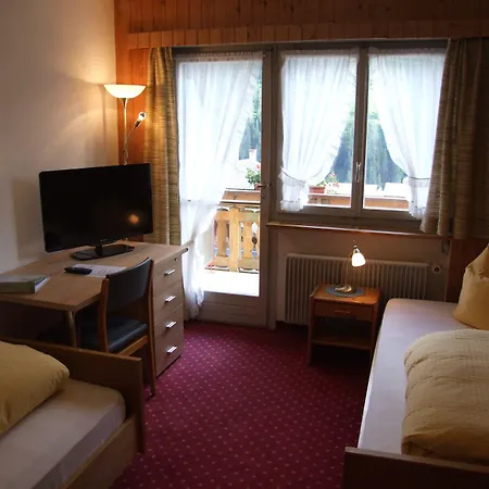 Mira Hotel 3*