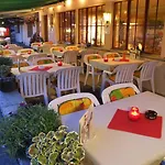 Mira Hotel